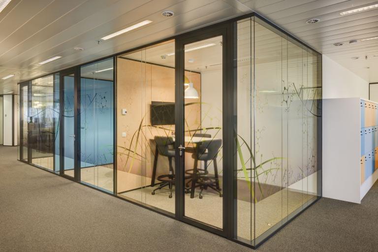 Vergaderzaal met aluminium afwerking